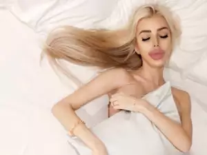 Тя е архитект и кукла Барби! Анела Ан от Познан изумява с вида си