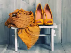 Дамско ръководство за съчетаване на обувките с роклята