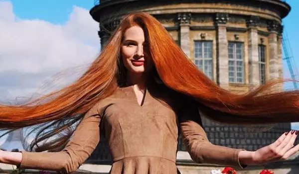 Руската Рапунцел пребори косопада! Съветите ѝ за дълга коса вдъхновяват мнозина