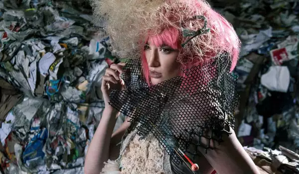 Тази модна колекция е създадена от боклуците на плажа
