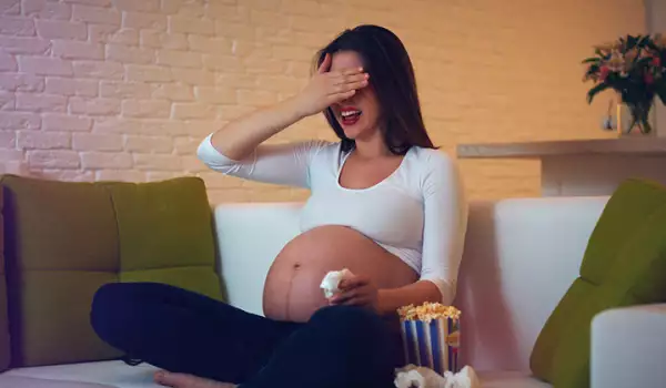 Науката зад суеверията: 8 мита за бременността, които всъщност са верни