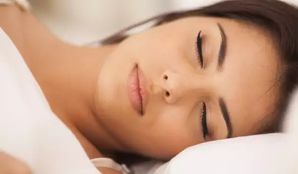 4 причини да заспивате голи! Станете по-богати и по-здрави