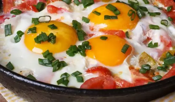 Яйца с домати и чушки