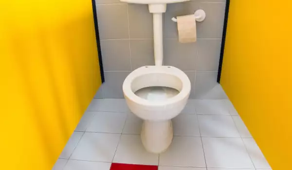 Обществени тоалетни
